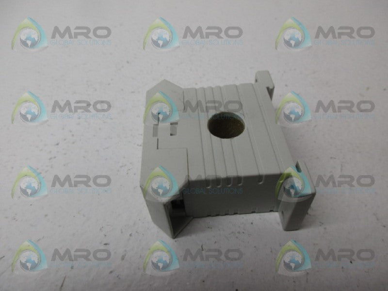 CARLO GAVAZZI E82-2025 CURRENT TRANSFORMER * NEW NO BOX *
