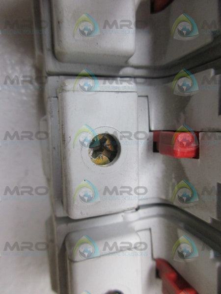 FERRAZ SHAWMUT US223I FUSE HOLDER  UNMP