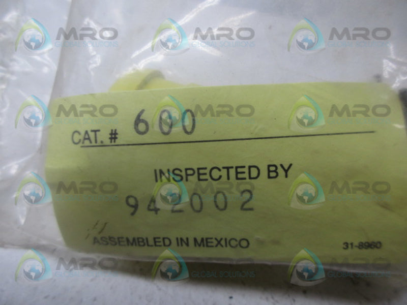 DANIEL WOODHEAD 600 WATERTIGHT LAMP SOCKET * NEW IN FACTORY BAG *