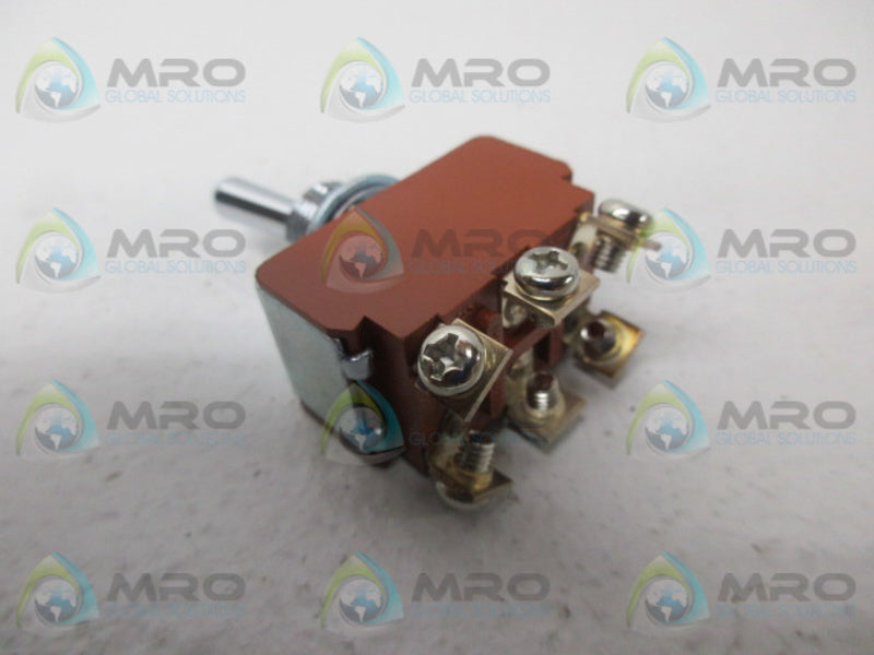 NKK S-332T TOGGLE SWITCH * NEW O BOX *