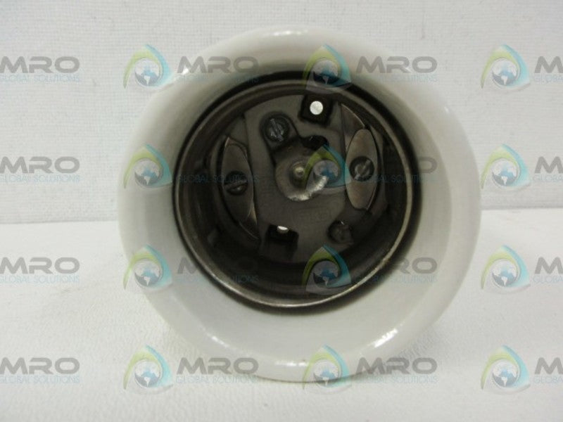 SYLVANIA 4-KV PORCELAIN LIGHT BULB SOCKET NSNP