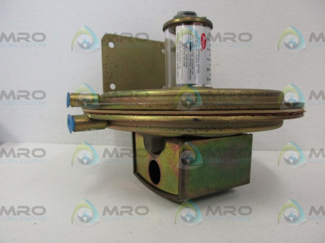DWYER 1638-10 DIFFERENTIAL PRESSURE SWITCH *NEW NO BOX*