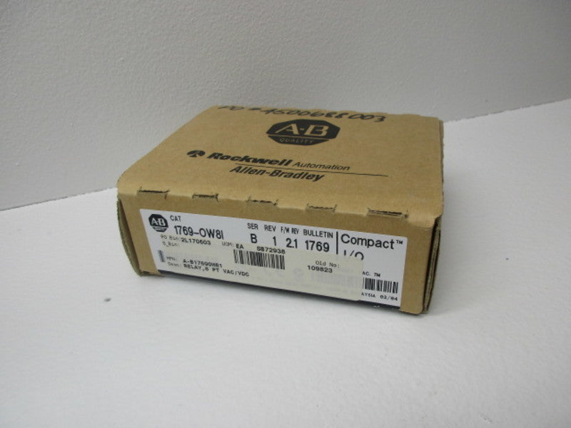 ALLEN BRADLEY 1769-OW8I SER.B F/W 2.1 ANALOG DATE 2004* FACTORY SEALED *