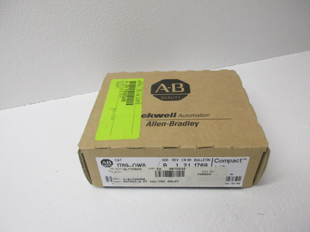ALLEN BRADLEY 1769-OW8 SER.B F/W 2.1 ANALOG DATE 2004 * FACTORY SEALED *