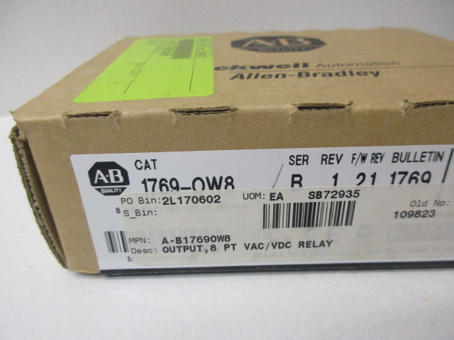ALLEN BRADLEY 1769-OW8 SER.B F/W 2.1 ANALOG DATE 2004 * FACTORY SEALED *