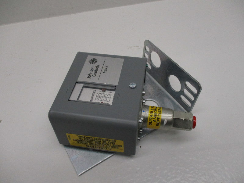 JOHNSON CONTROLS P72AG-7 (P72AG-7C) * NEW IN  BOX *