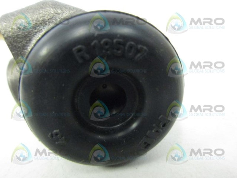 INDUSTRIAL MRO R19507 VALVE *NEW NO BOX*