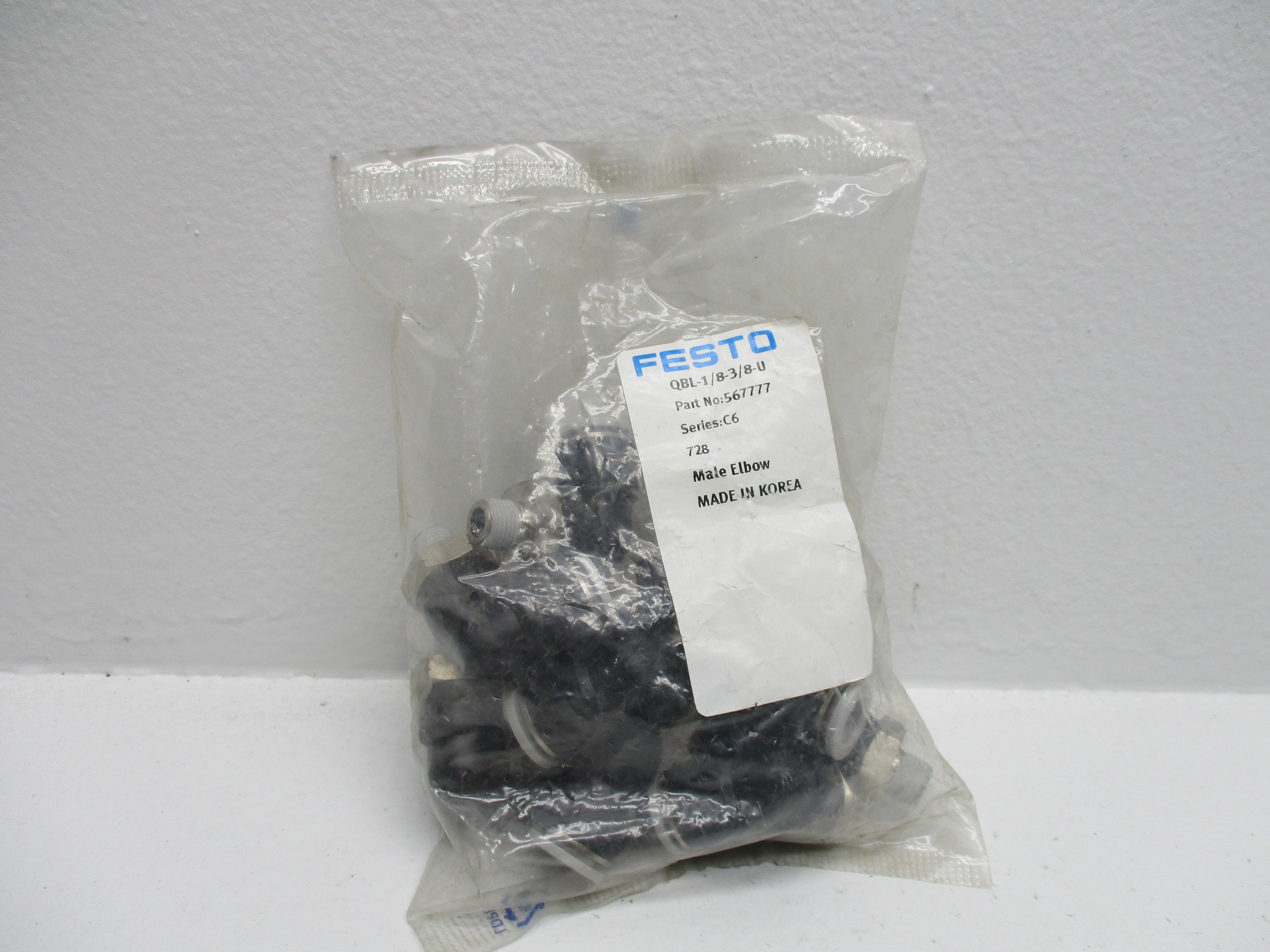 FESTO QBL-1/8-3/8-U (567777) * NEW IN FACTORY BAG *