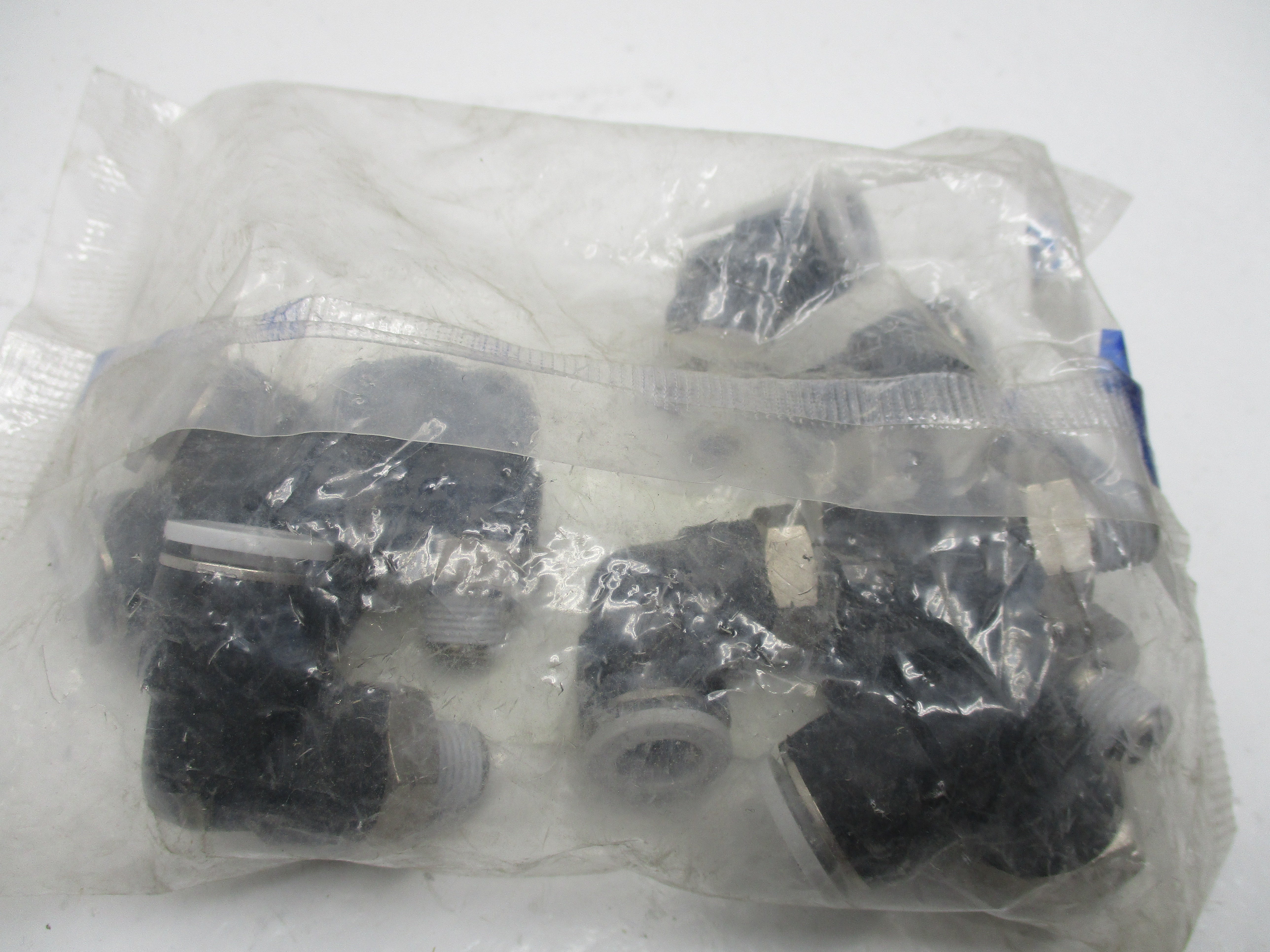 FESTO QBL-1/8-3/8-U (567777) * NEW IN FACTORY BAG *