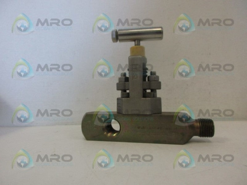 INDUSTRIAL MRO M5KHTC-44 D1558100F VALVE *NEW IN BOX*