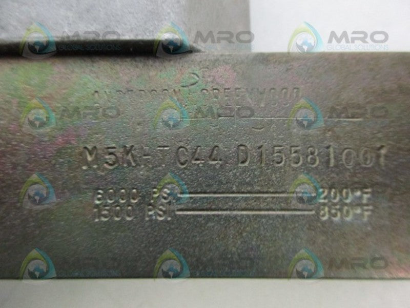 INDUSTRIAL MRO M5KHTC-44 D1558100F VALVE *NEW IN BOX*