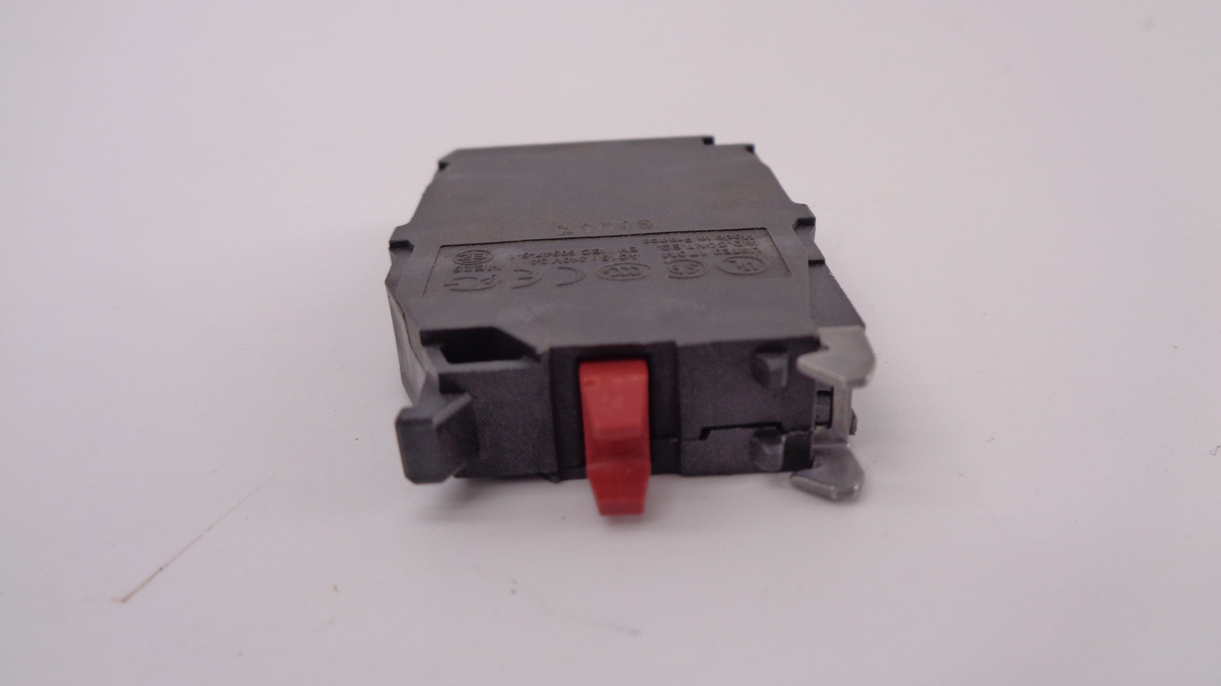 SCHNEIDER ELECTRIC ZBE 204 NSNP