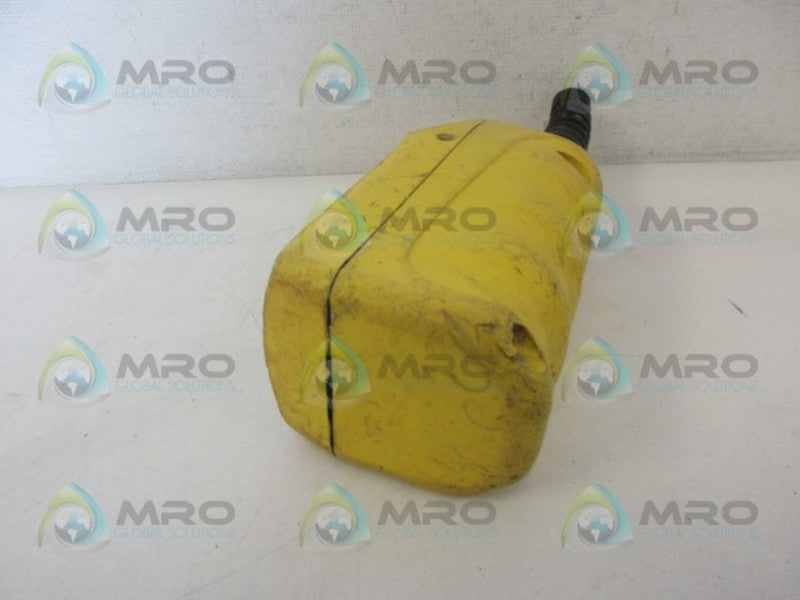 SQUARE D 9001-BW72YS11 PENDANT SATION PUSH BUTTON *USED*