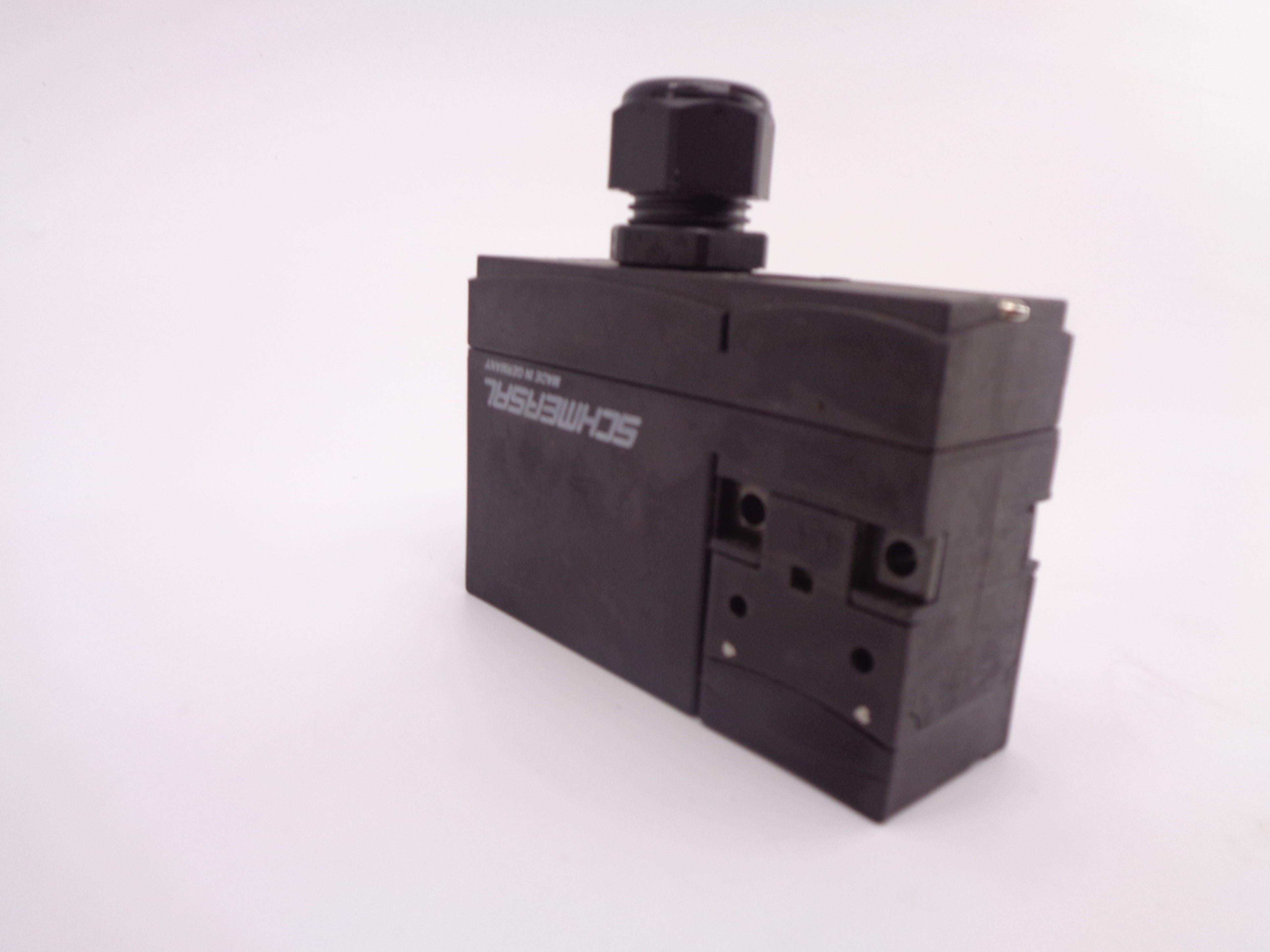 SCHMERSAL AZM170-11ZRKA 230VAC NSNP