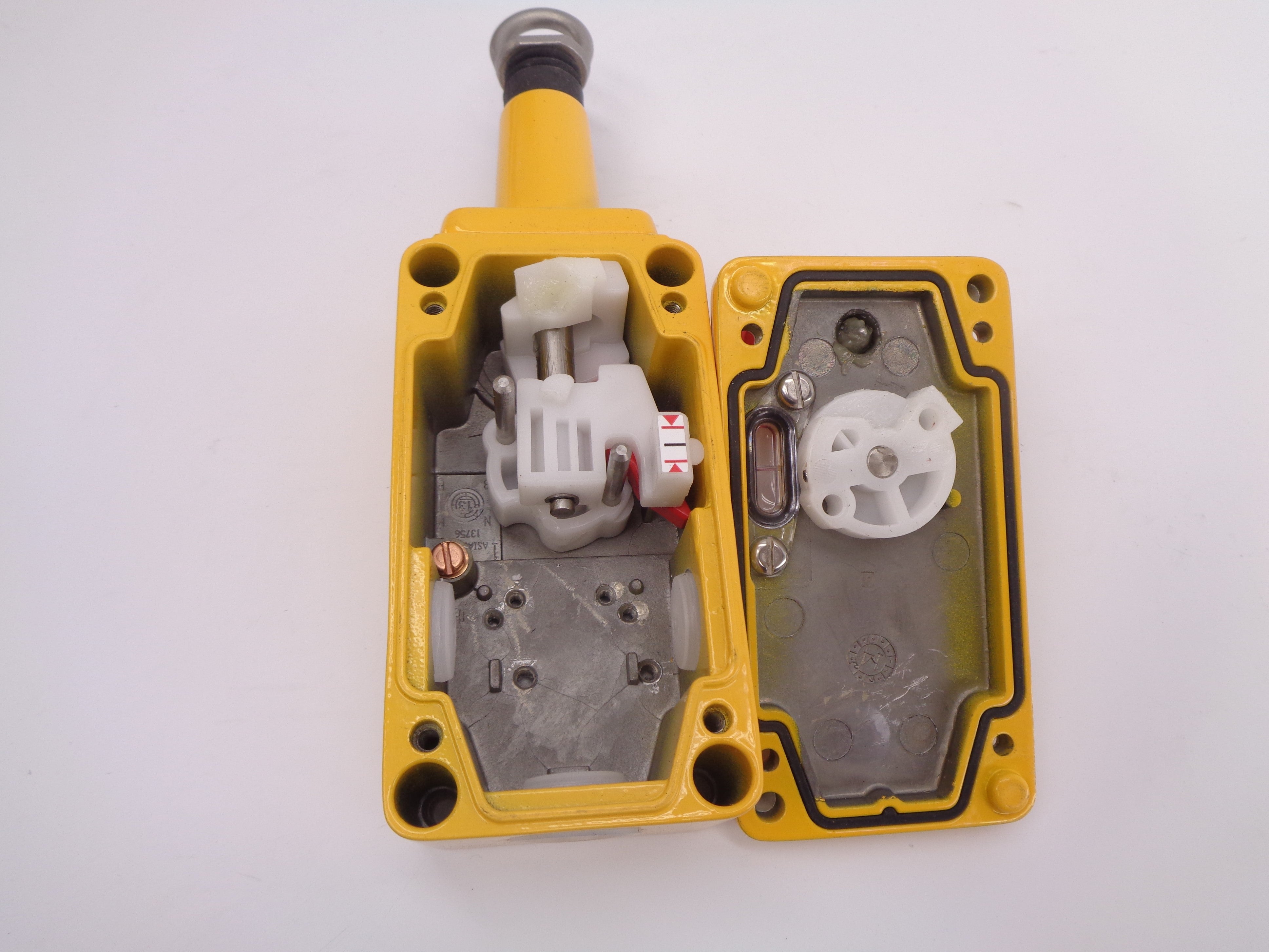 ALLEN BRADLEY 440E-L13133 SER. E NSNP