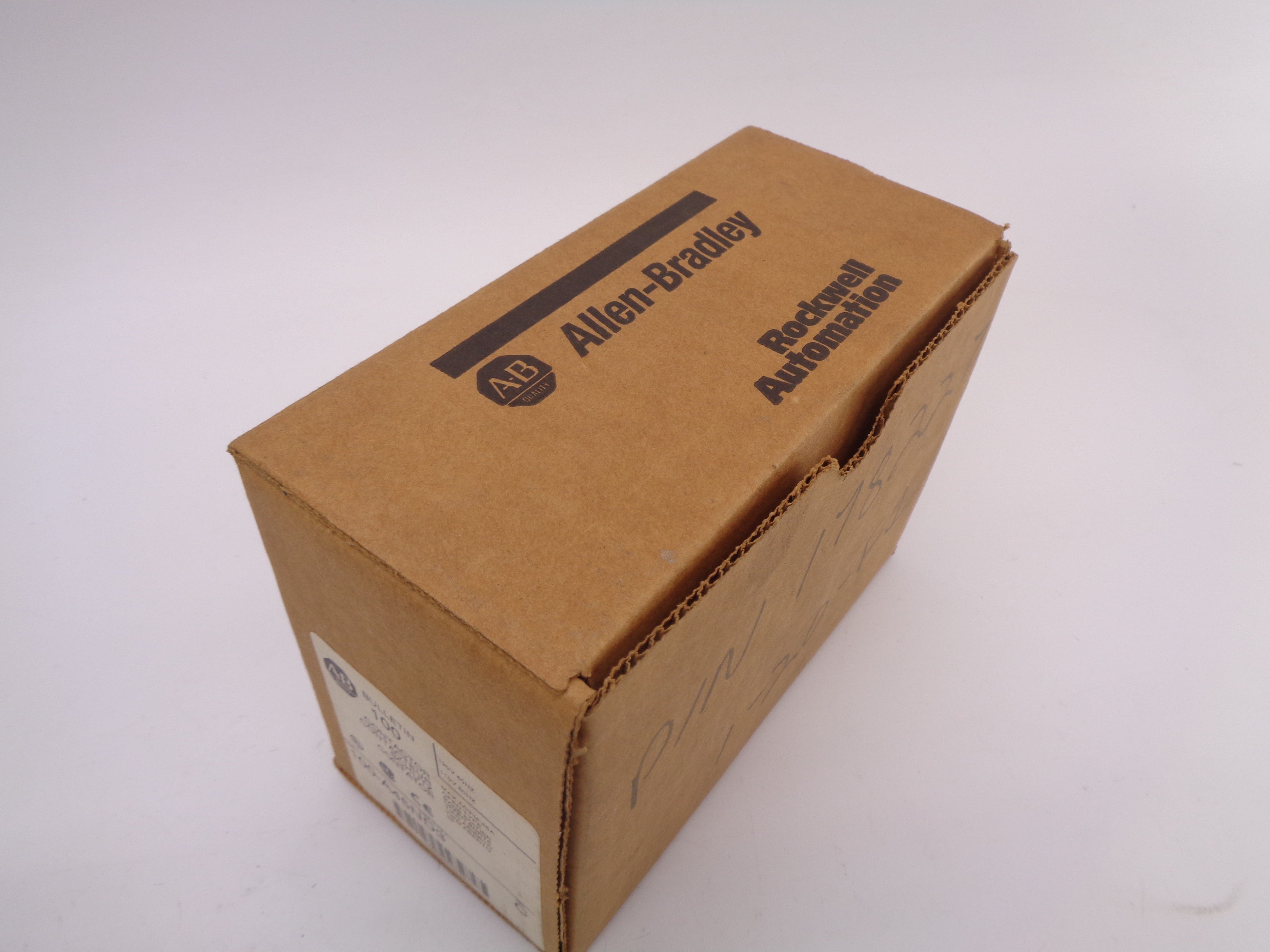 ALLEN BRADLEY 100-A45ND3 SER. C 110/120V (BR/WH) NSMP