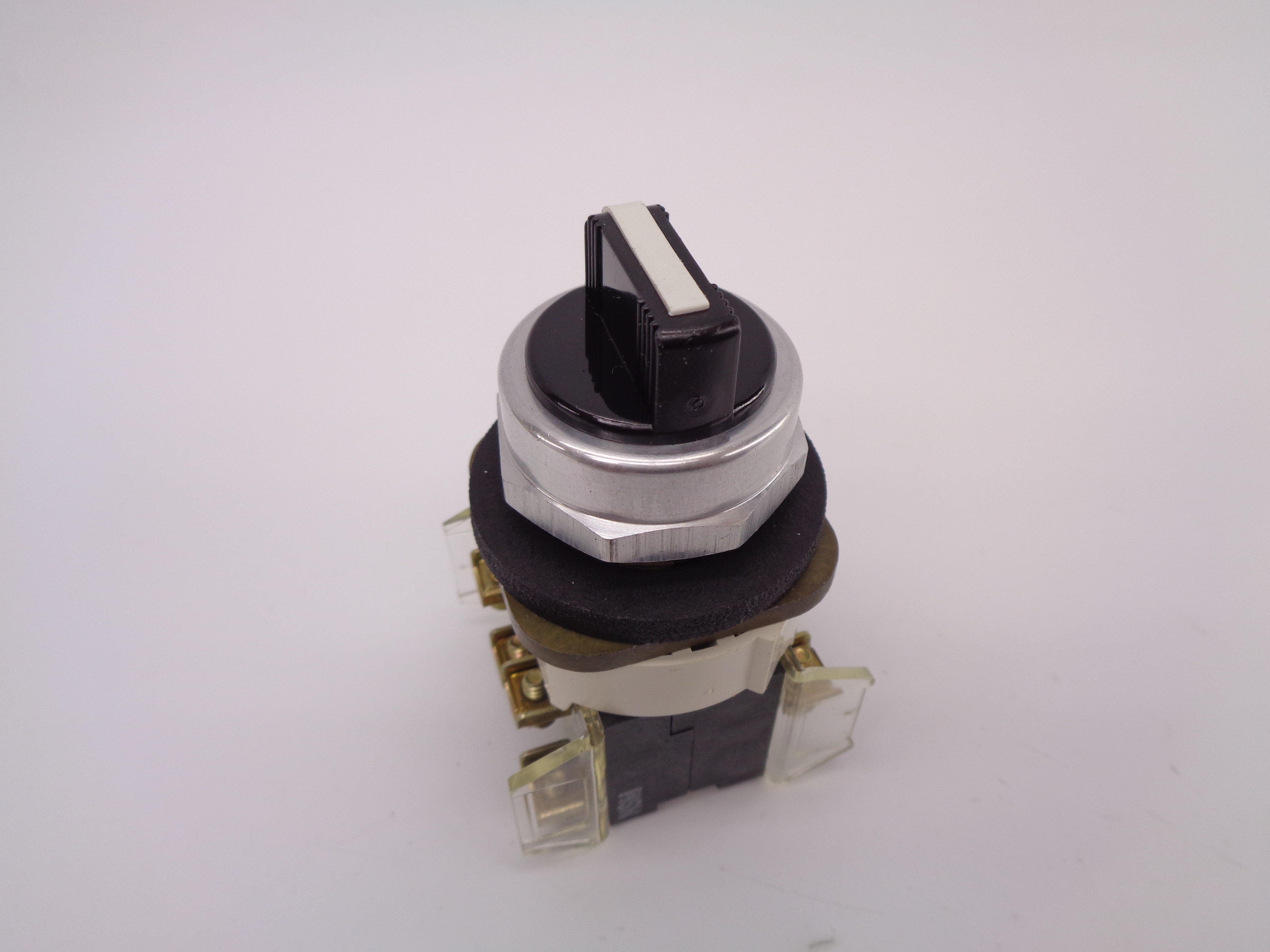 ALLEN BRADLEY 800T-J2B SER. T (GY/BL) NSMP