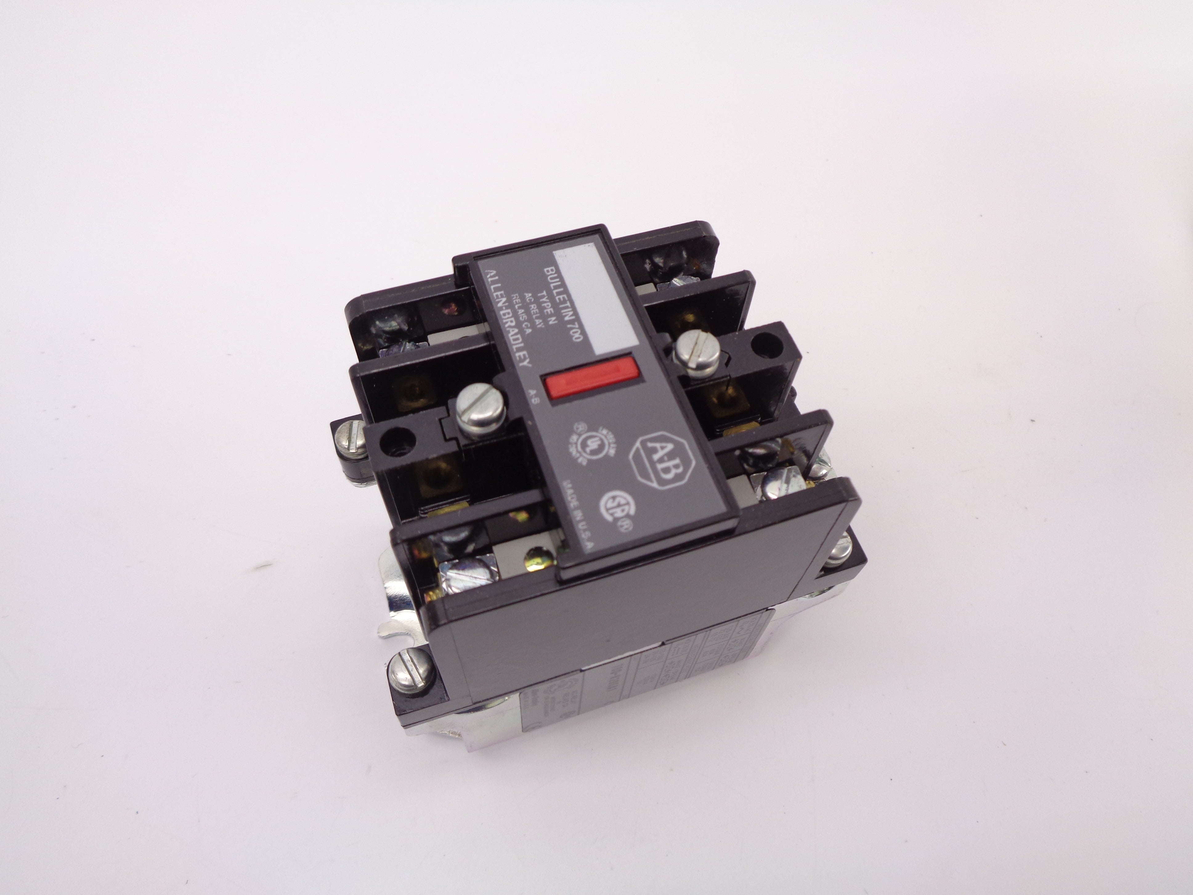 ALLEN BRADLEY 700-N200A1 SER. C 110/120V (WH) NSMP