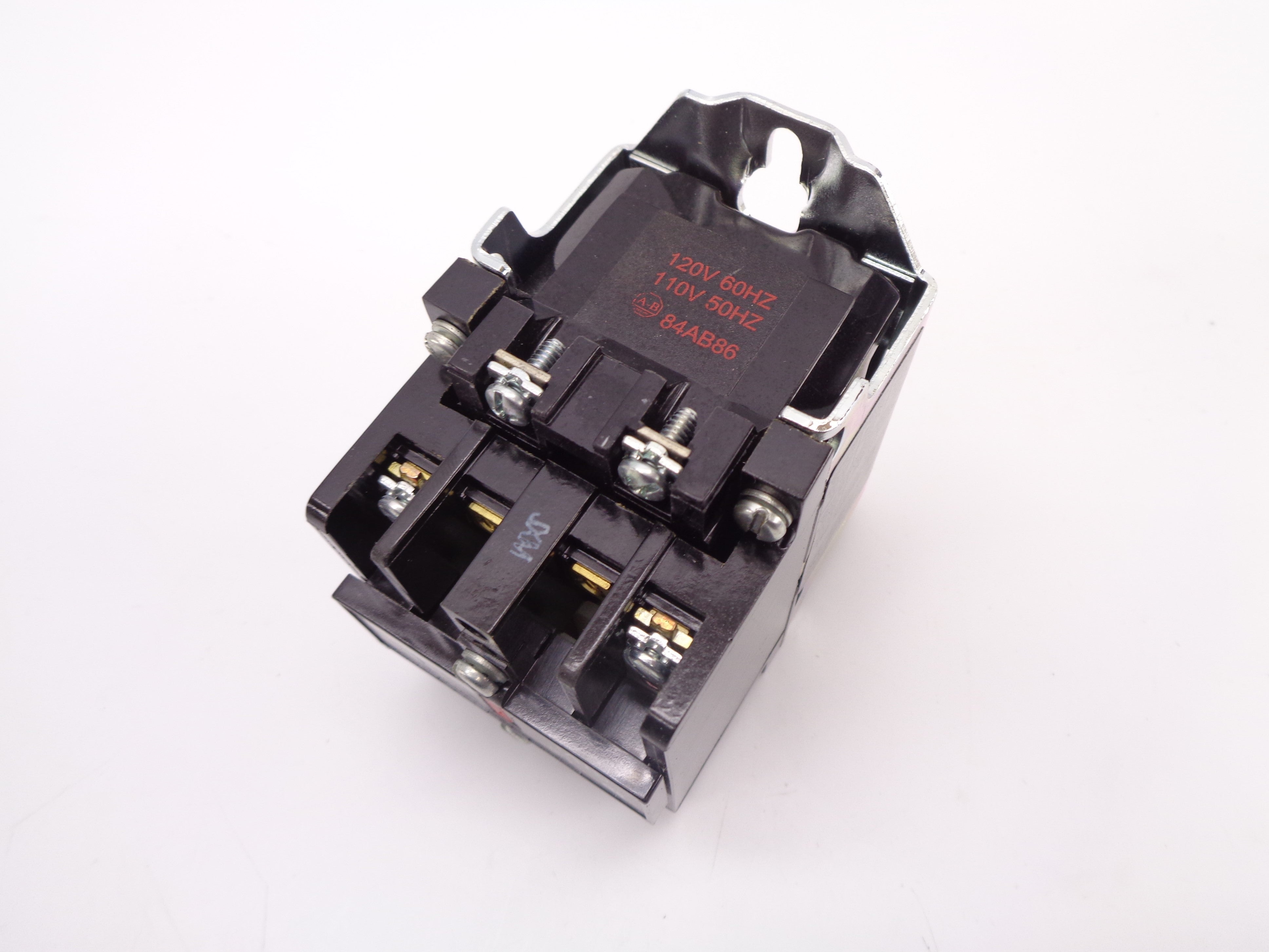 ALLEN BRADLEY 700-N200A1 SER. C 110/120V (WH) NSMP