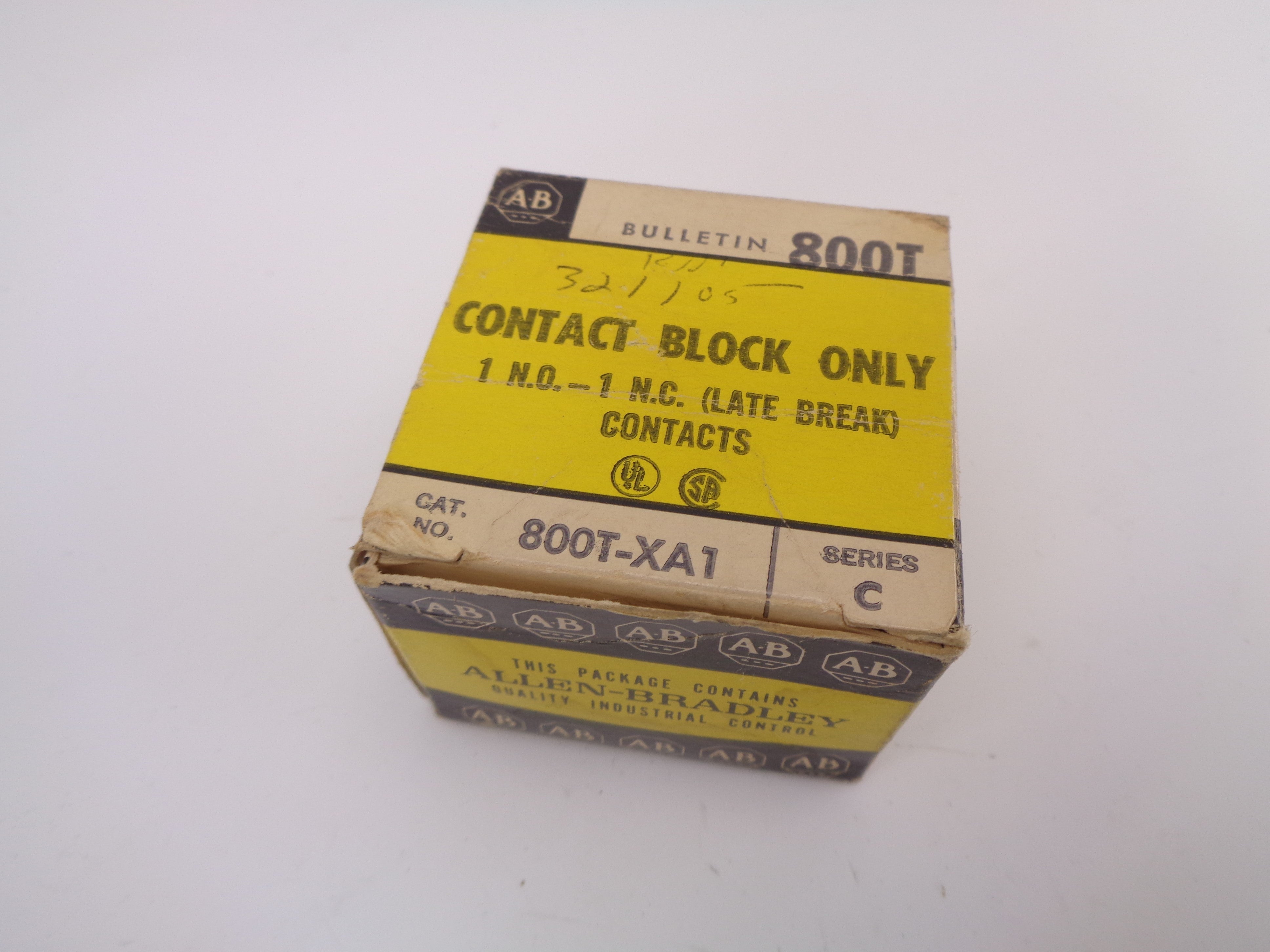 ALLEN BRADLEY 800T-XA1 SER. C (BK/YL) NSMP