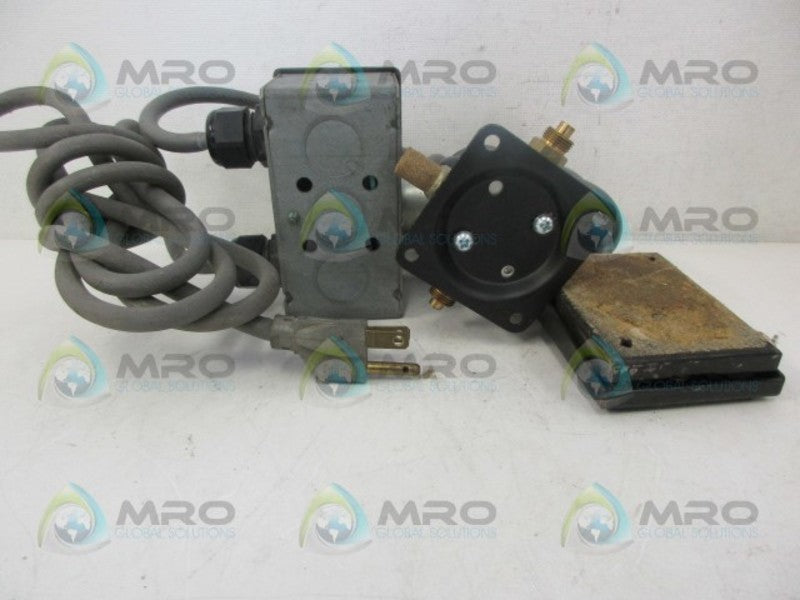 TREADLITE T-51-S FOOT SWITCH *USED*