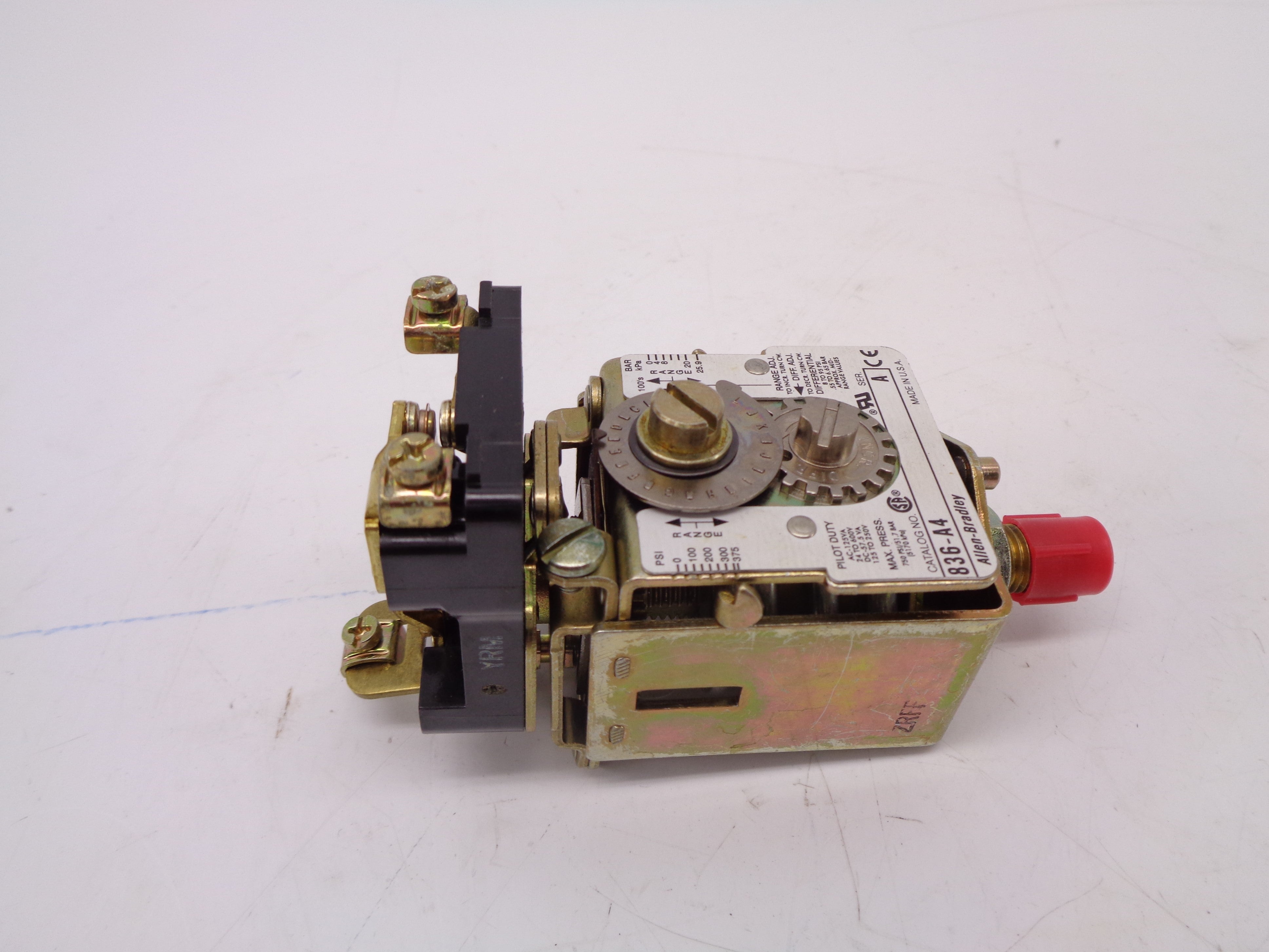 ALLEN BRADLEY 836-A4 SER. A (BR/WH) NSMP