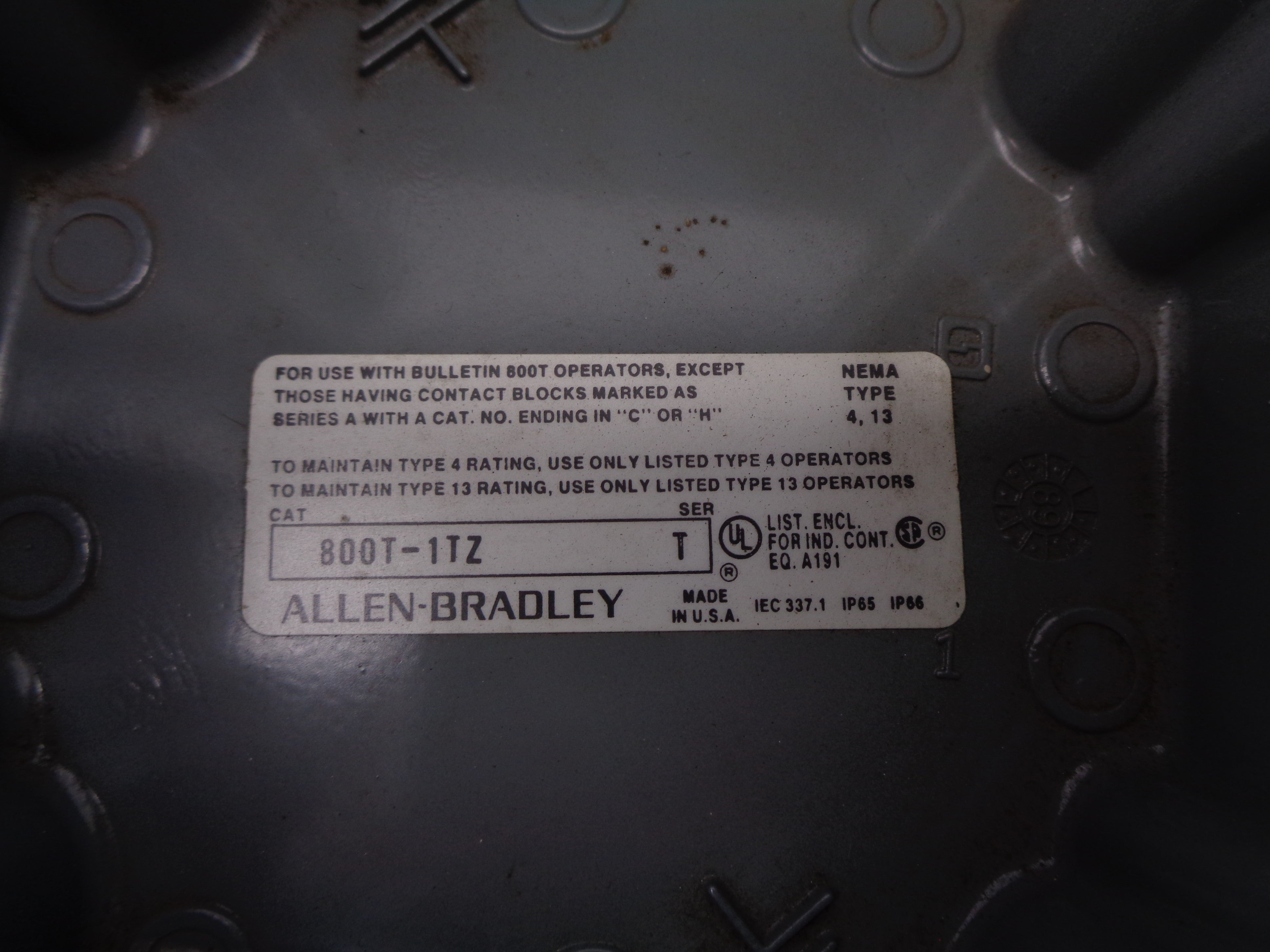 ALLEN BRADLEY 800T-1TZ SER. T (AS PICTURED) NSNP