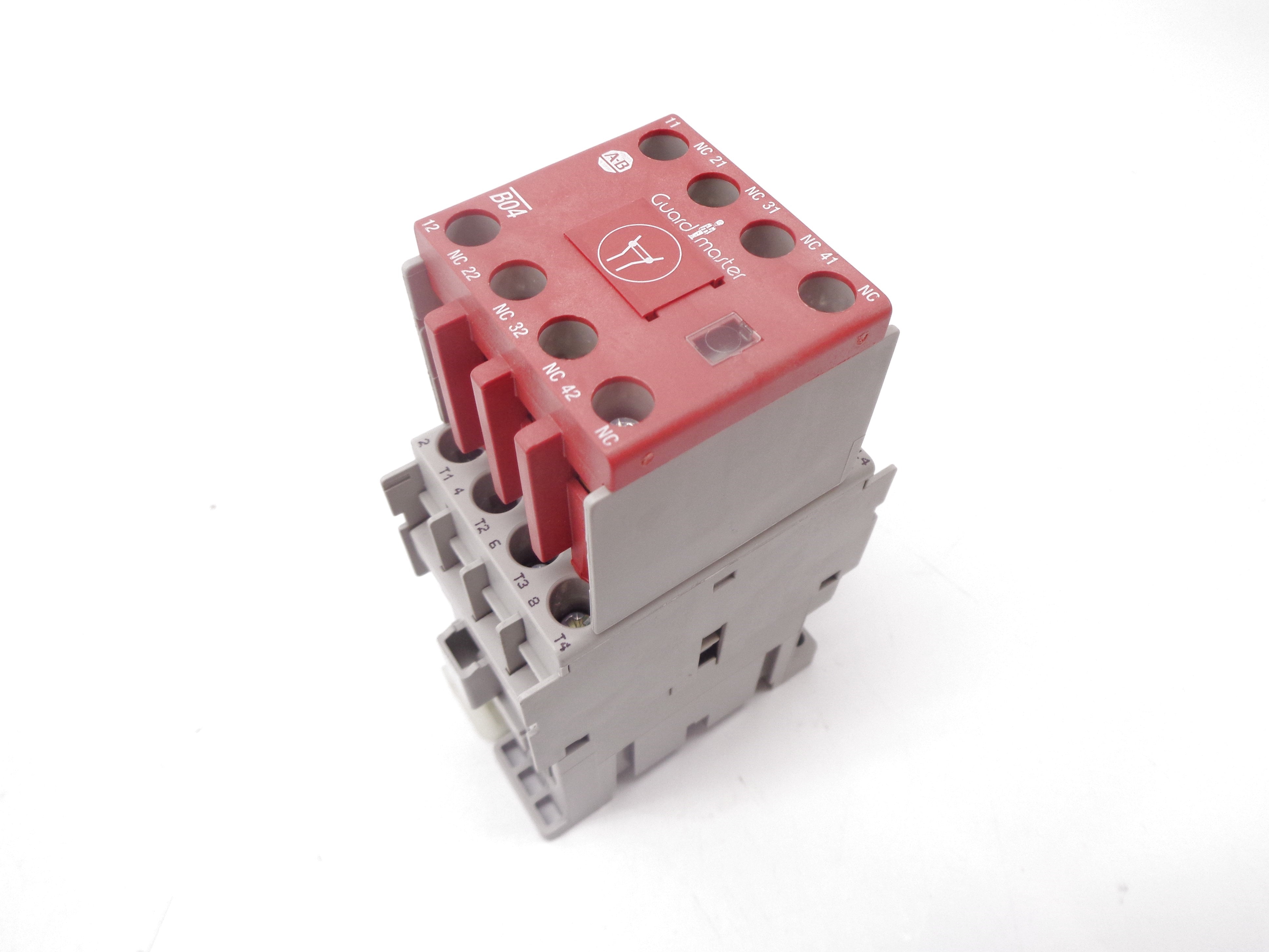 ALLEN BRADLEY 100S-C16D404C SER. B 120V (BR/WH) NSMP
