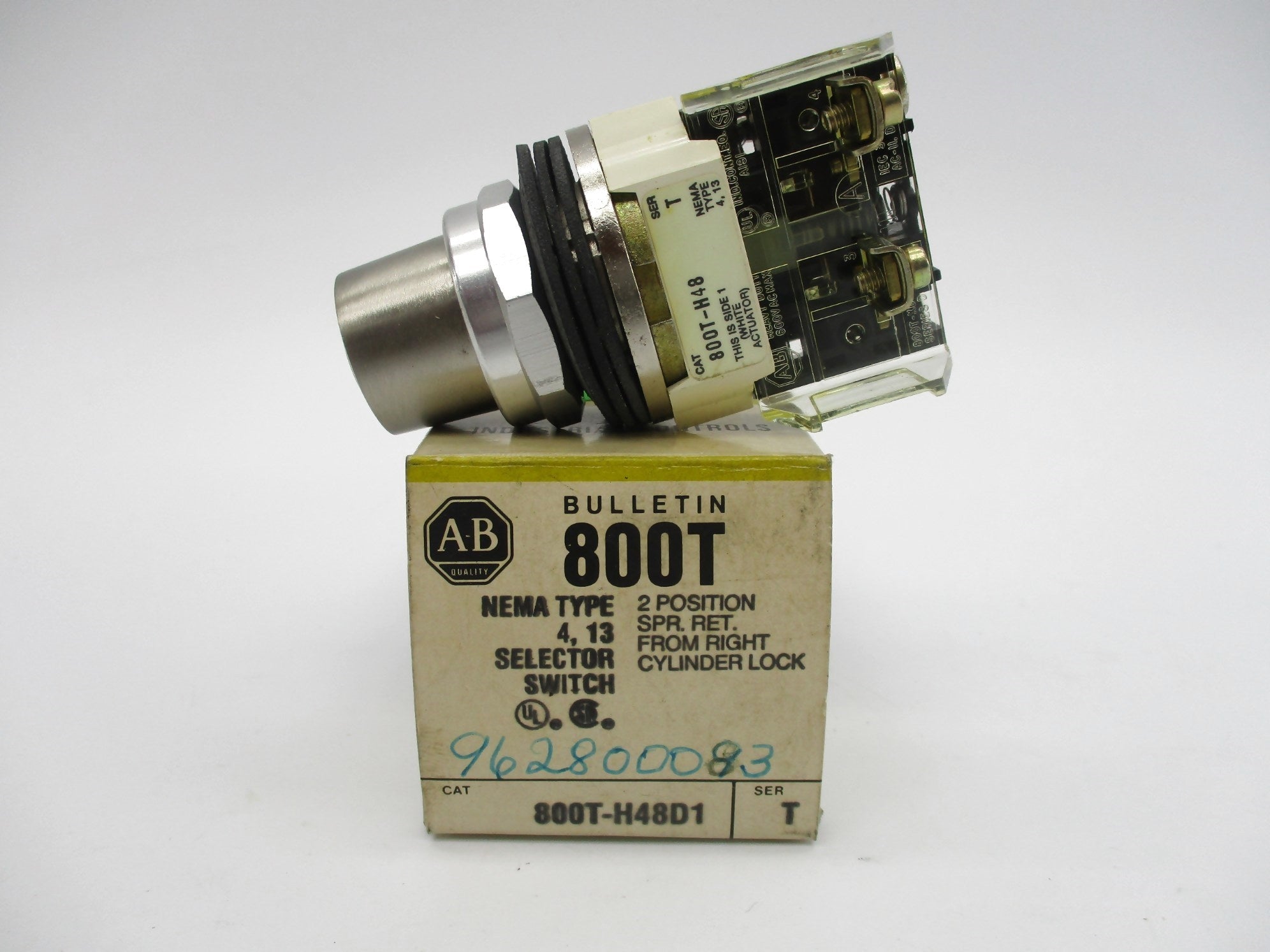 ALLEN BRADLEY 800T-H48D1 SER. T (NO KEY) (BK/YL) NSMP