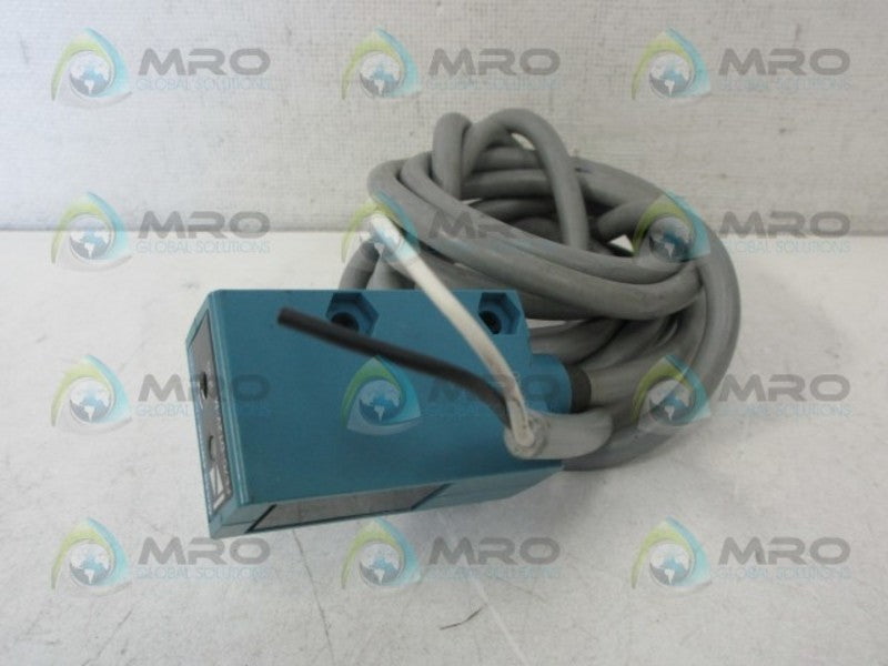 MICRO SWITCH FE7C-DT2V-M PHOTOELECRIC SENSOR *USED*