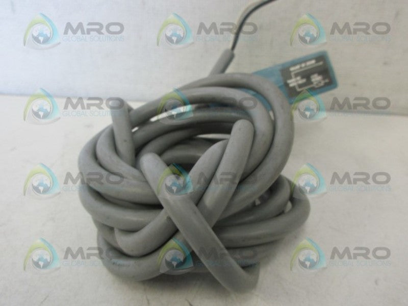 MICRO SWITCH FE7C-DT2V-M PHOTOELECRIC SENSOR *USED*