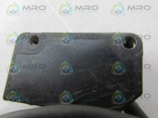 KEYENCE PZ-V31 PHOTOELECTRIC SENSOR *USED*
