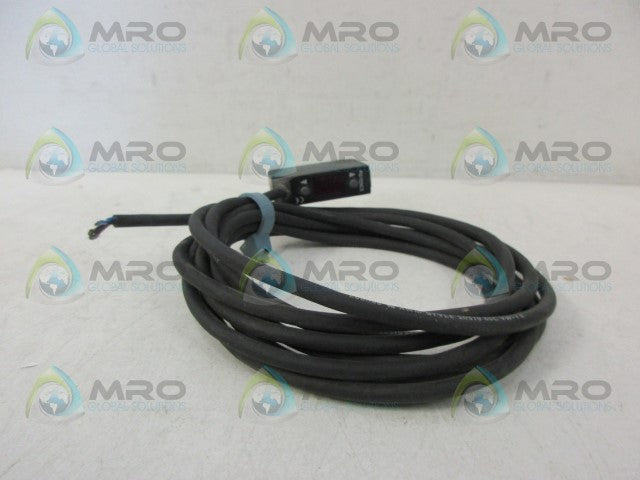 KEYENCE PZ-V31 PHOTOELECTRIC SENSOR *USED*