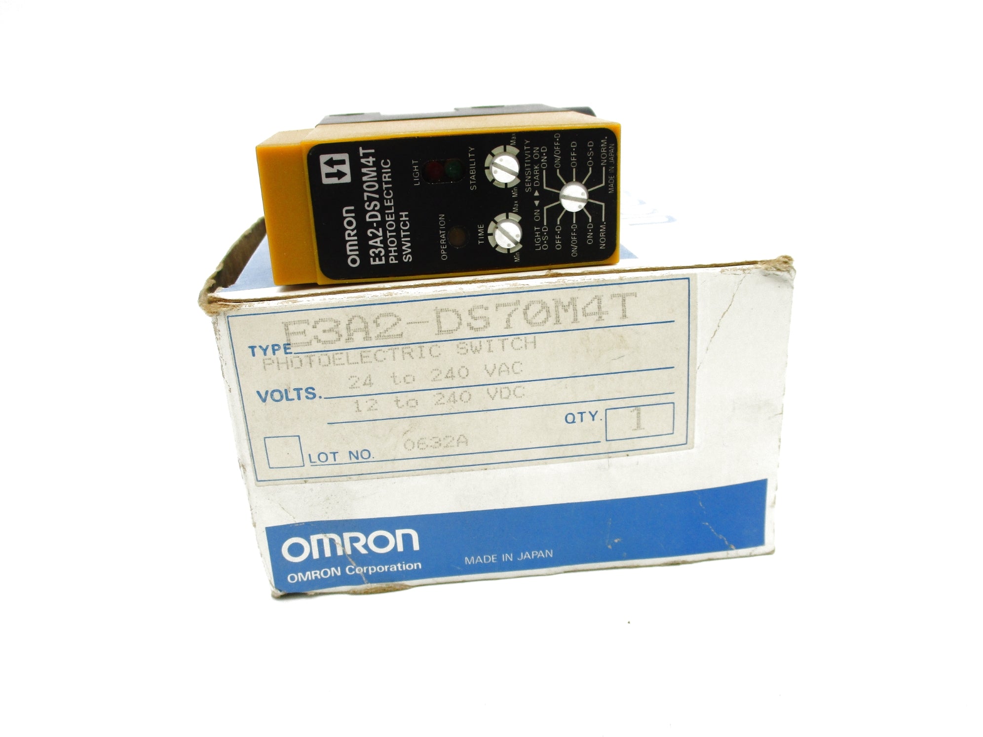 OMRON E3A2-DS70M4T 24-240VAC NSMP