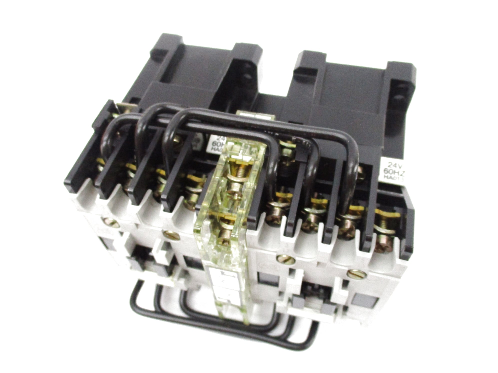 ALLEN BRADLEY 104-A09NJ3 SER. B 24V (BR/WH) NSMP