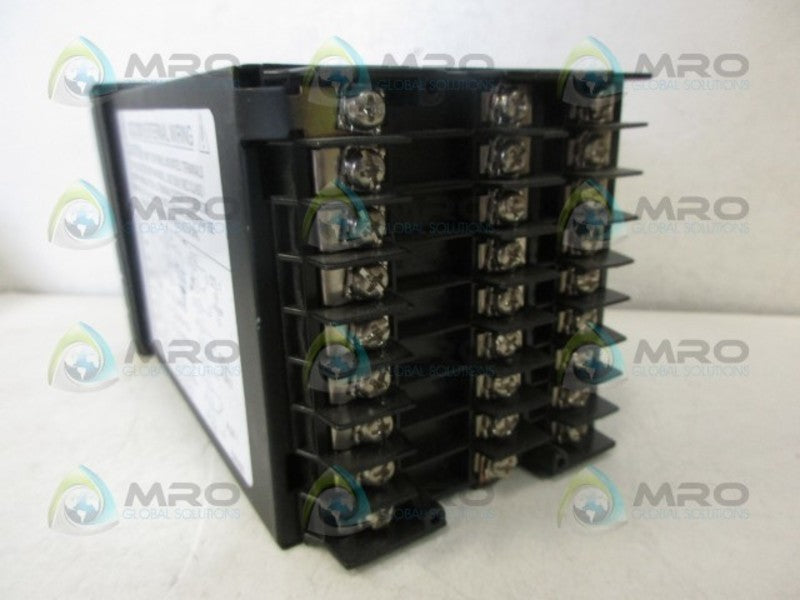 HONEYWELL UDC3300 DC330B-K0-200-30-000000-00-0 TEMP. CONTROLLER *NEW NO BOX*