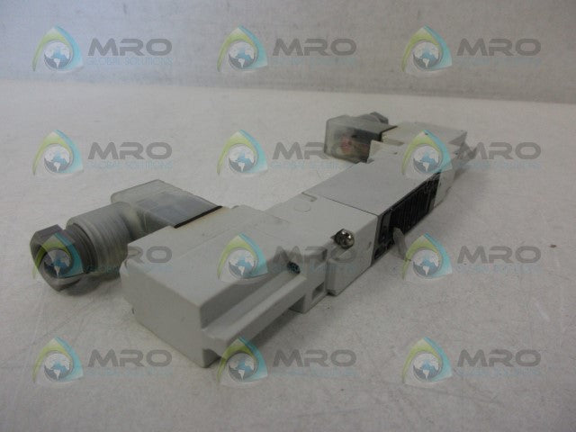 SMC VQZ2251-5YZW SOLENOID VALVE *USED*