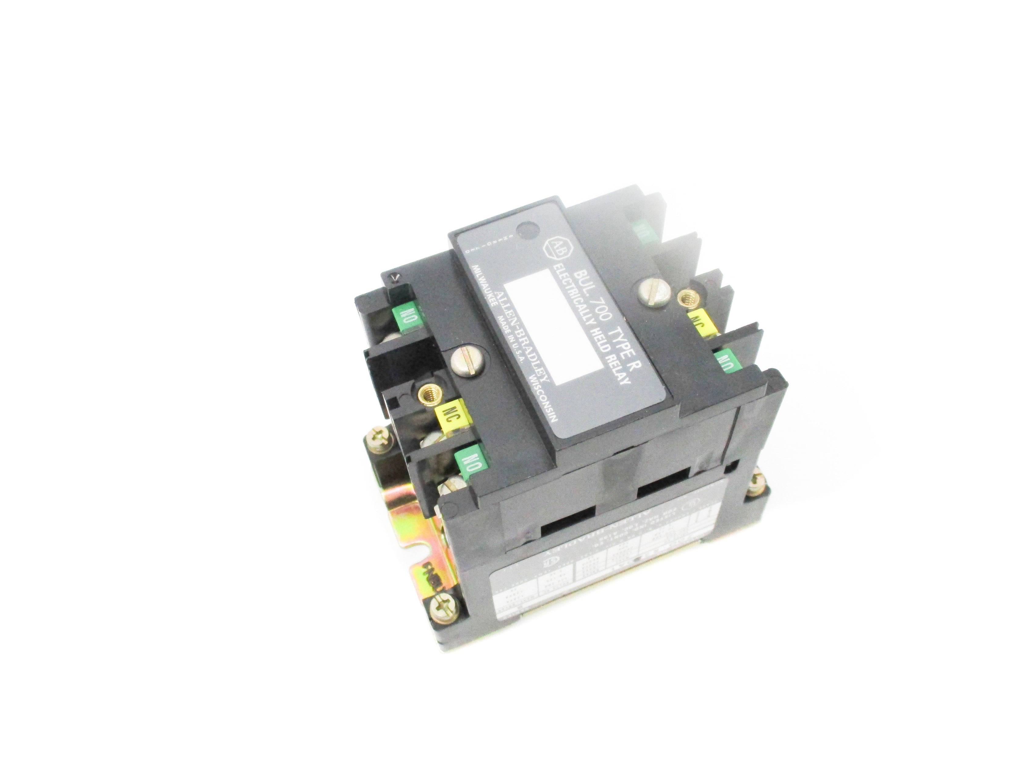 ALLEN BRADLEY 700-R220A1 SER. B 30A 120V NSNP