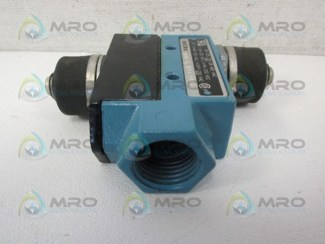 MICROSWITCH BZE6-RNX1 LIMIT SWITCH *NEW NO BOX*