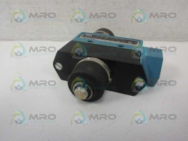 MICROSWITCH BZE6-RNX1 LIMIT SWITCH *NEW NO BOX*
