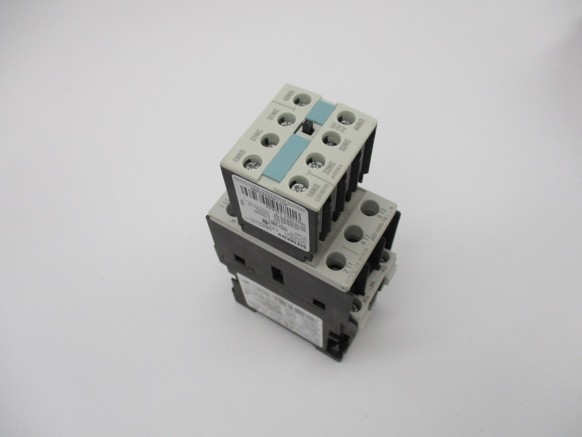 SIEMENS 3RT1025-1BB44 24VDC NSNP