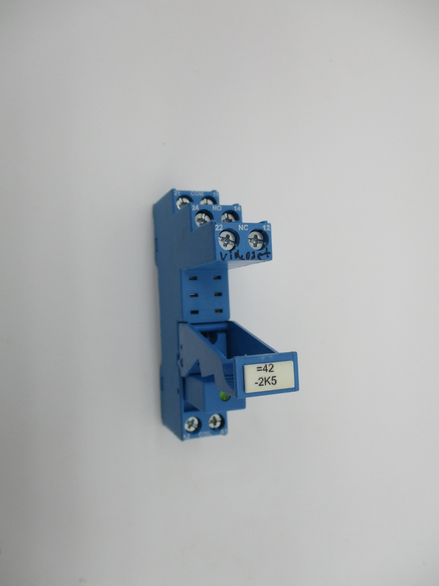 FINDER 95.95.3 300VAC 10A NSNP