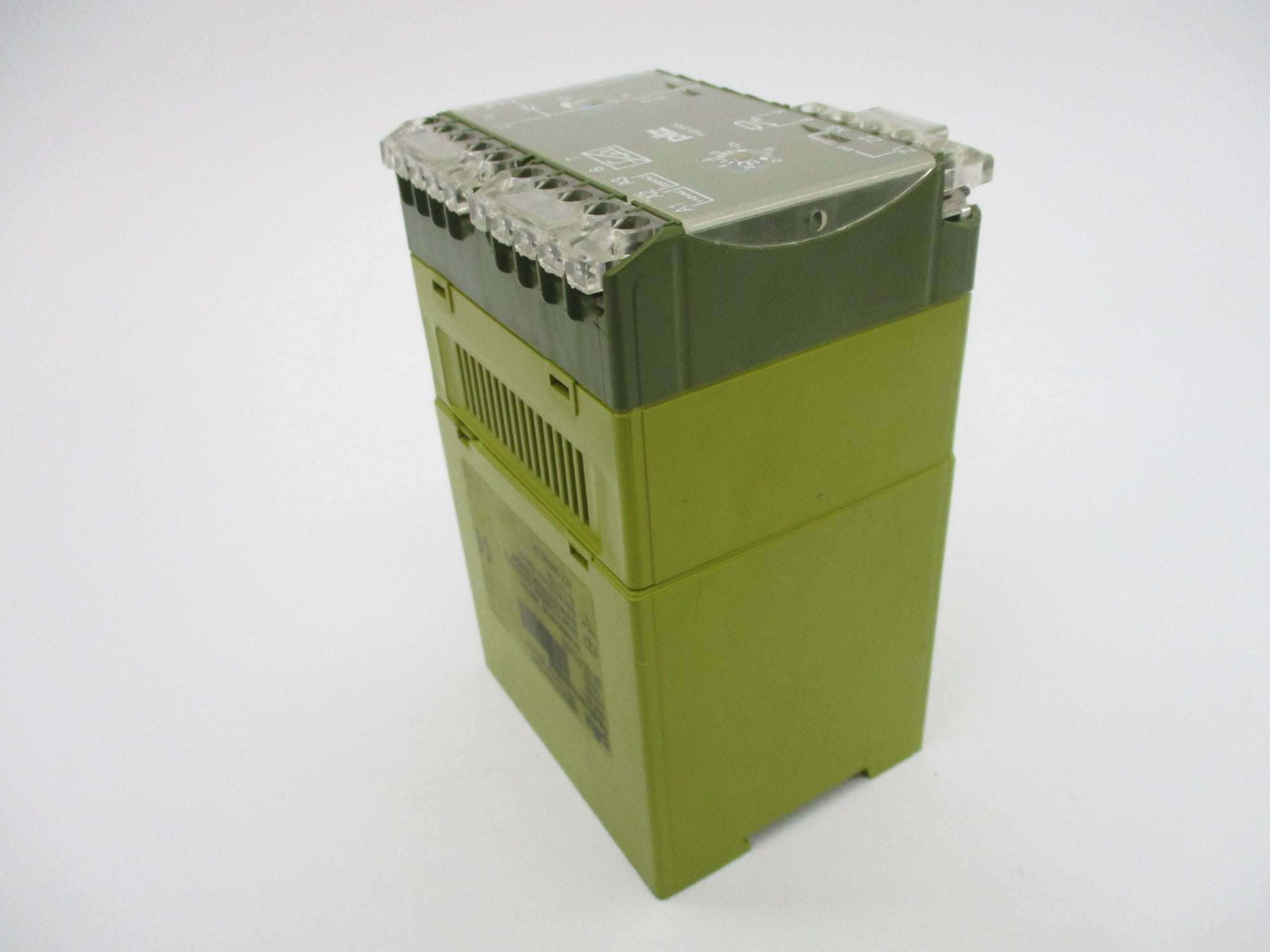 PILZ P4B-3NK/15A/110,230/400VWS 5A 240VAC (AS PICTURED) NSNP