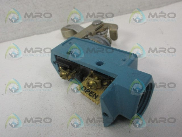 MICROSWITCH BZE6-RNX1 LIMIT SWITCH (AS PICTURED) *NEW NO BOX*