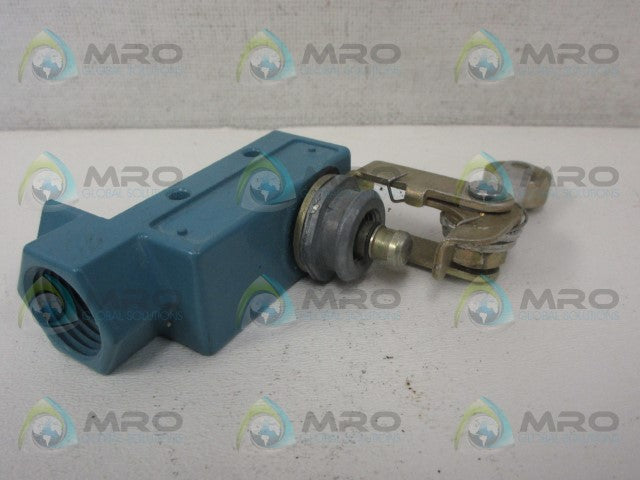 MICROSWITCH BZE6-RNX1 LIMIT SWITCH (AS PICTURED) *NEW NO BOX*
