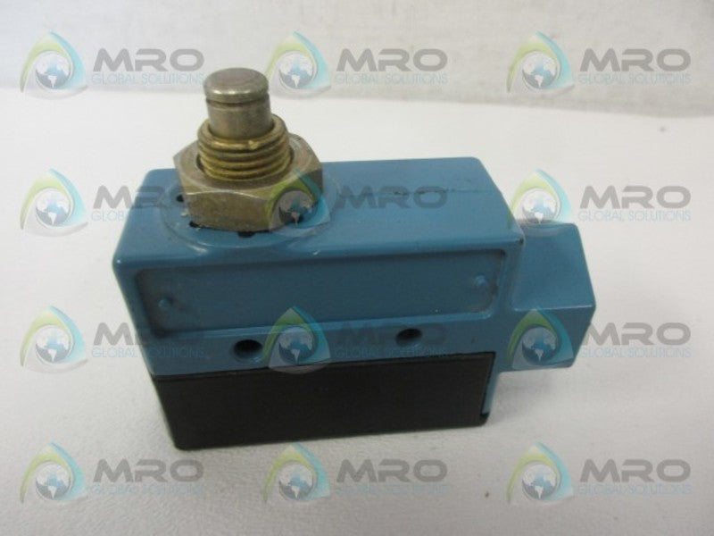 MICRO SWITCH BZE6-2RQ2 (MISSING ROLLER ARM) NSNP