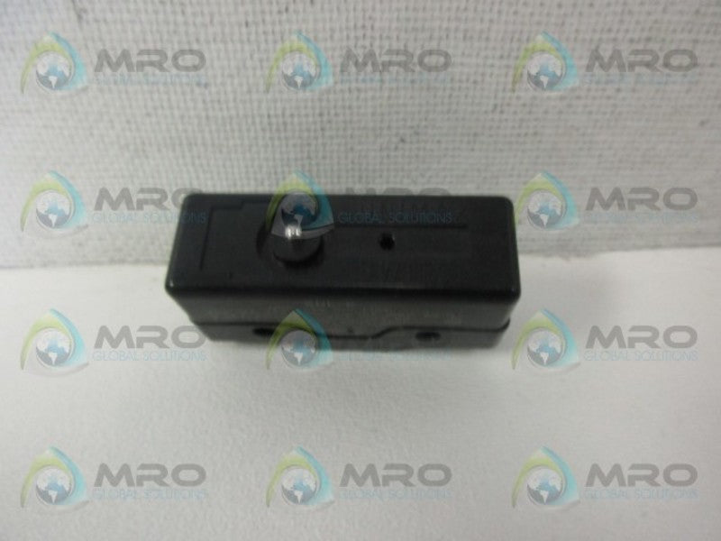 ITT  2HL-5 LIMIT SWITCH *NEW NO BOX*
