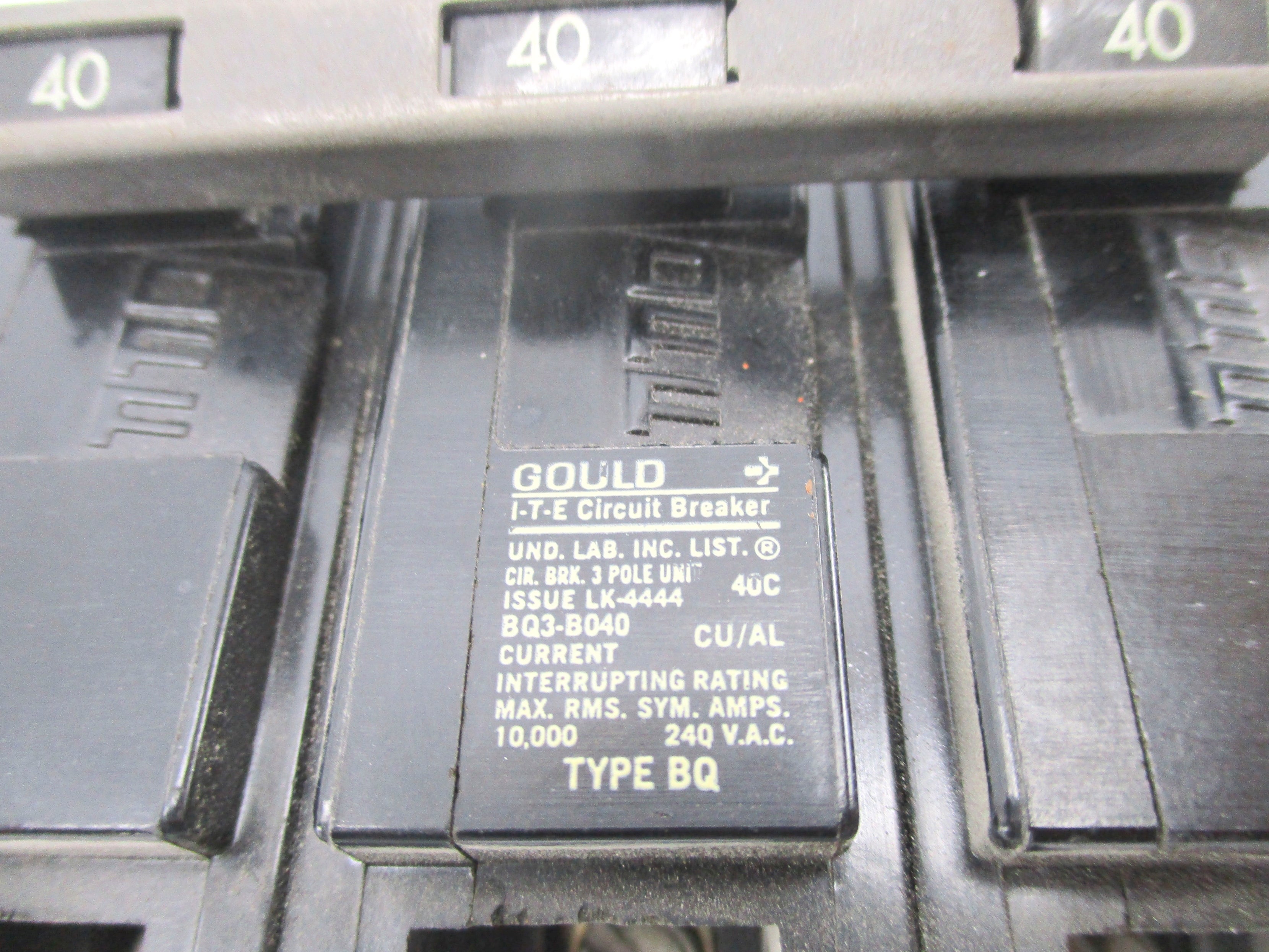 GOULD BQ3-B040 240V 40A UNMP