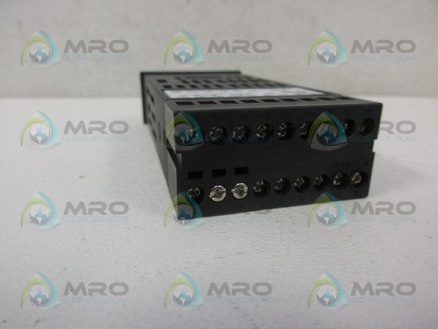 FUJI PXR3REY1-4VOA1 TEMPERATURE CONTROL TABLE *NEW IN BOX*