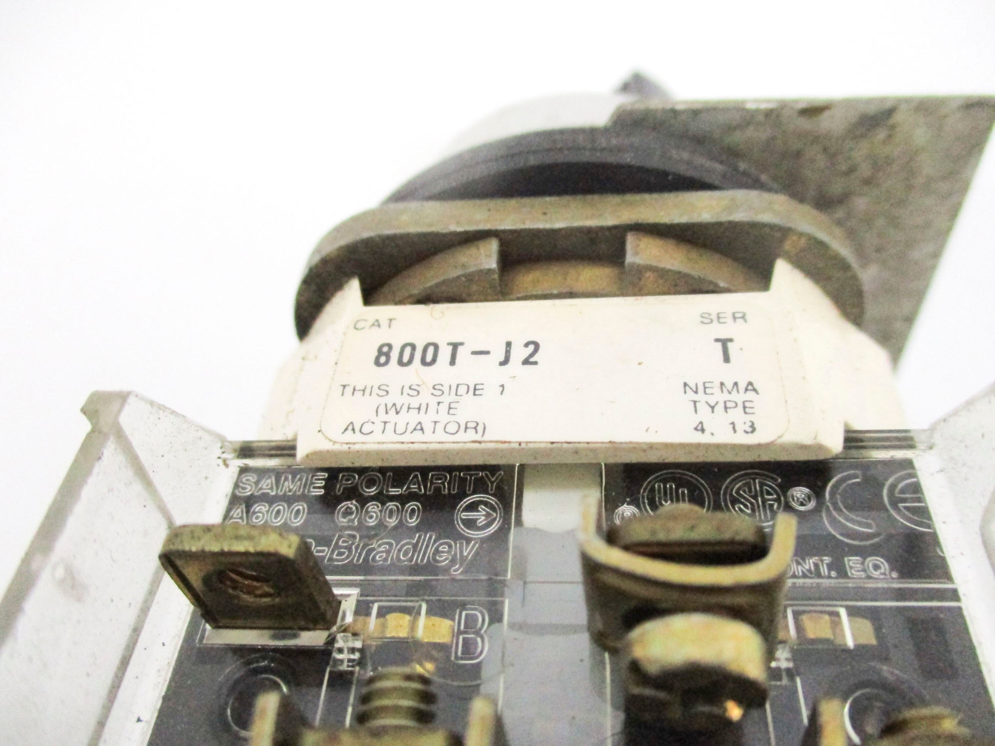 ALLEN BRADLEY 800T-J2C SER. T (AS PICTURED) UNMP